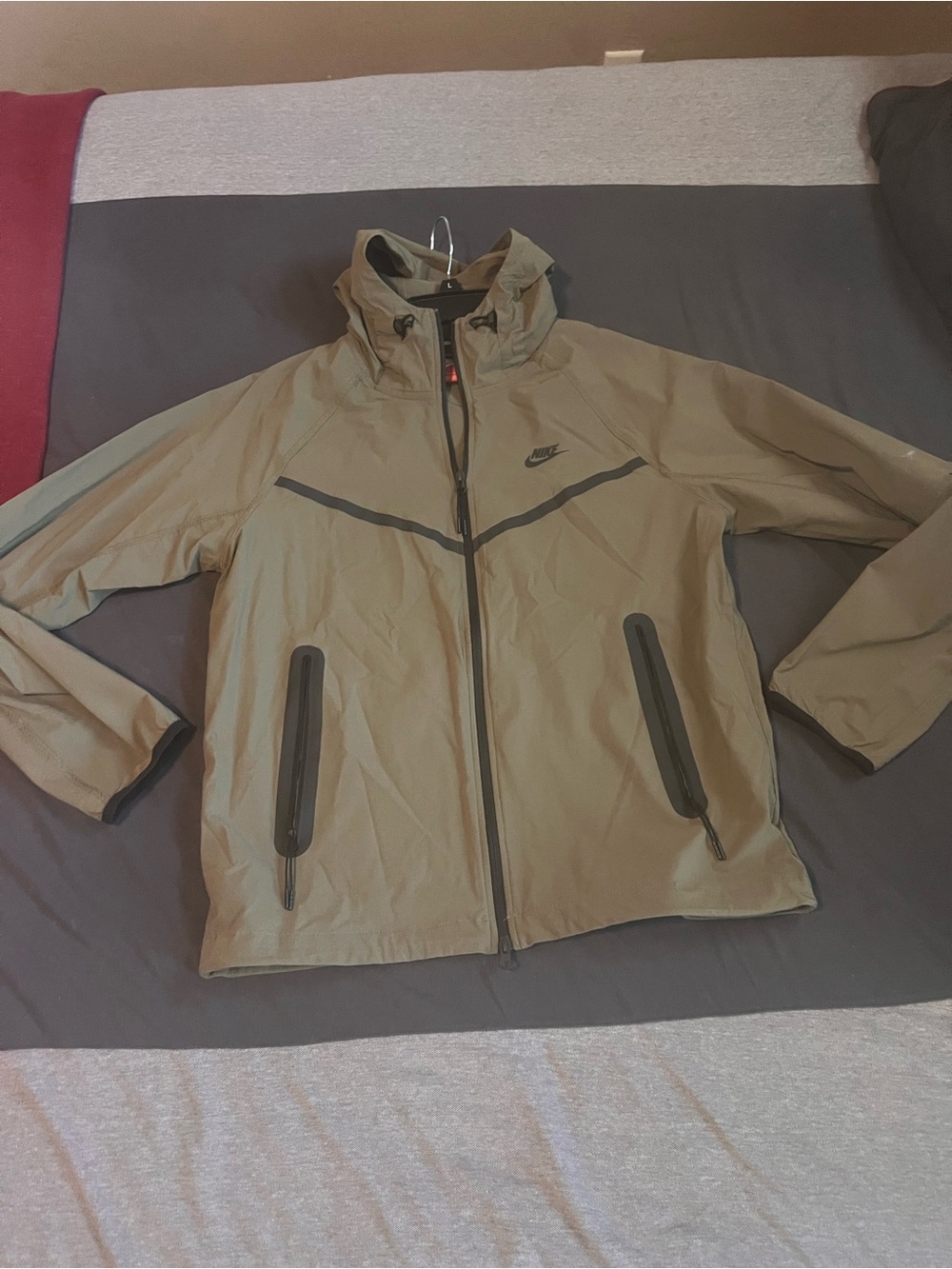 Nike Men’s Olive Green Hooded Windbreaker Jacket